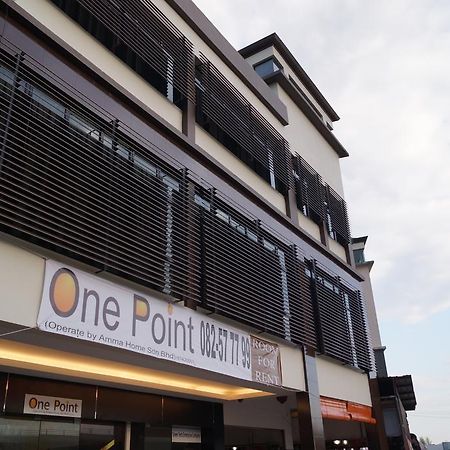 一点酒店 古晋 外观 照片