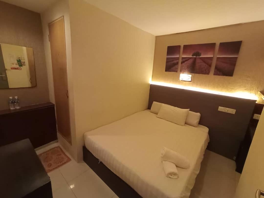 一点酒店 古晋 外观 照片