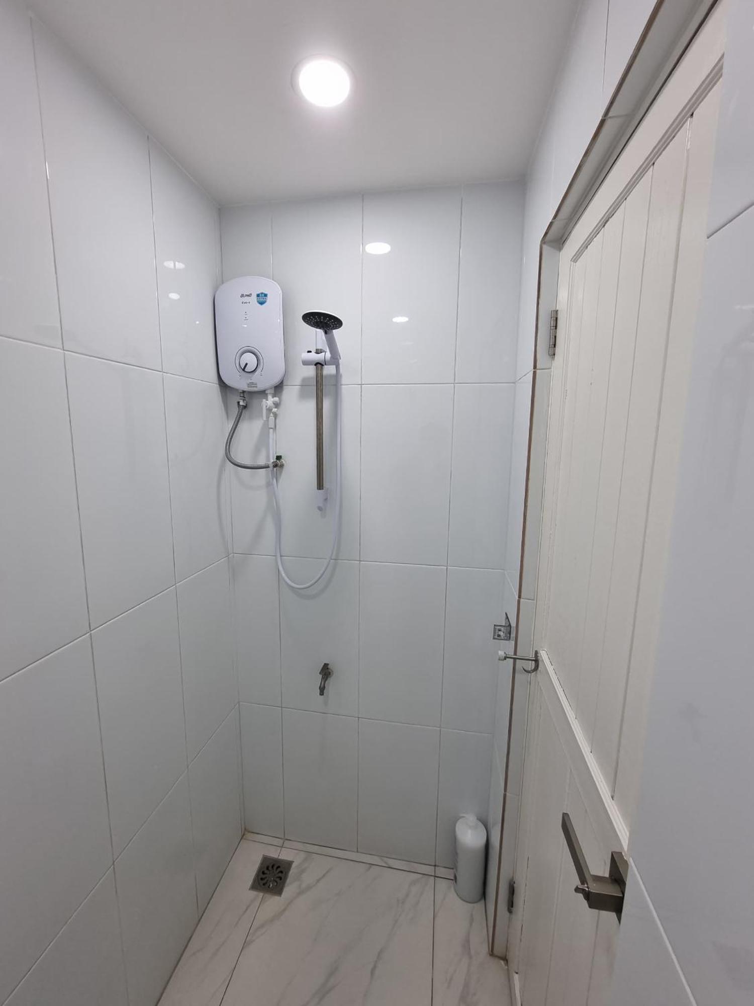 一点酒店 古晋 外观 照片
