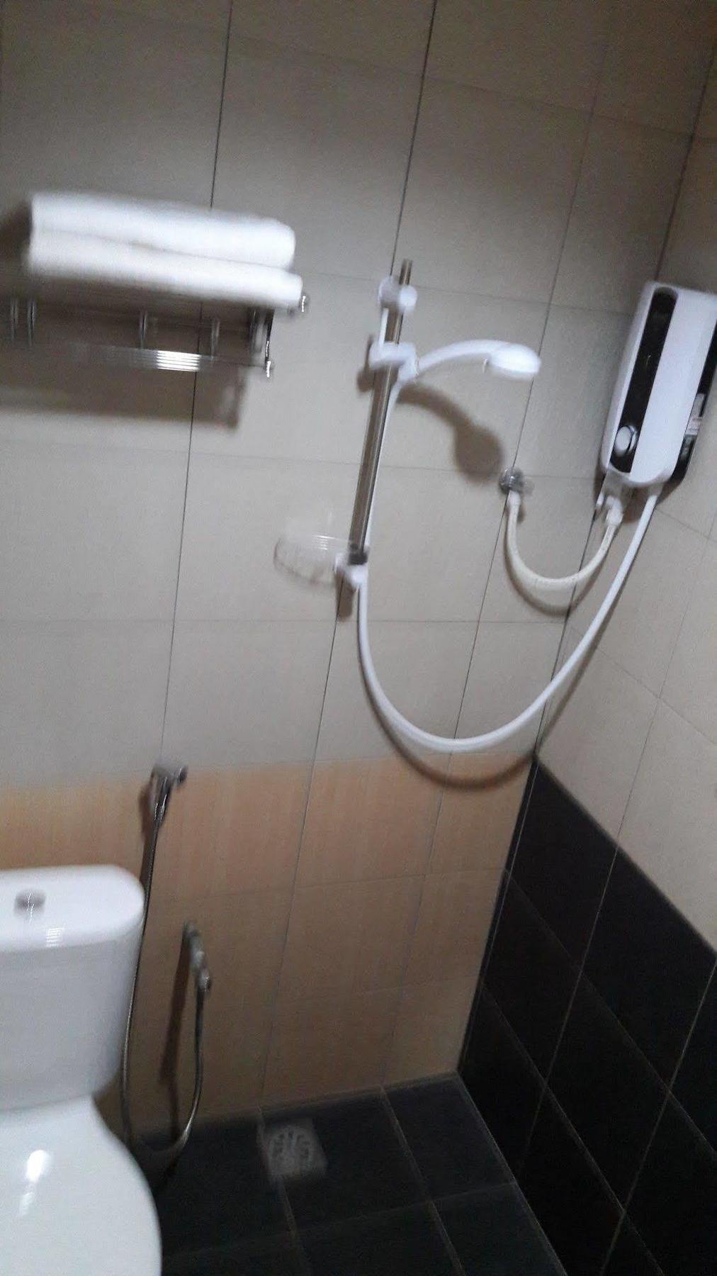 一点酒店 古晋 外观 照片
